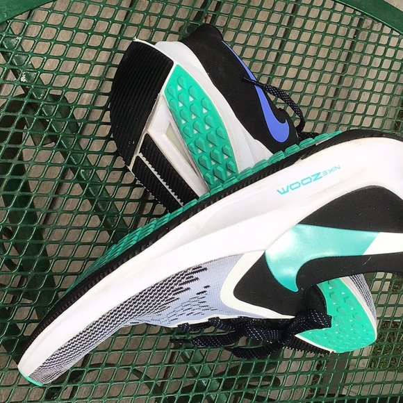 NIKE ZOOM running sneakrs Worn for one month Sz 10 - Picture 2 of 5